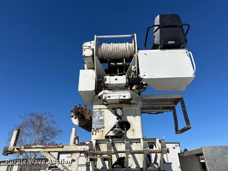 image for item FK1672 2007 Ford F750 digger derrick truck