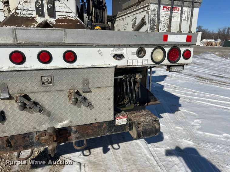 image for item FK1672 2007 Ford F750 digger derrick truck