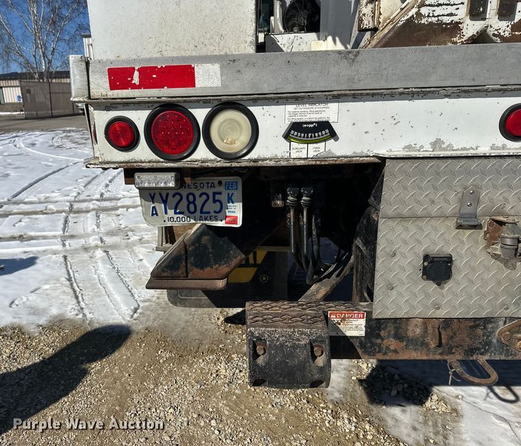 image for item FK1672 2007 Ford F750 digger derrick truck