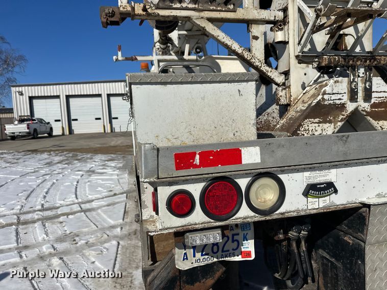 image for item FK1672 2007 Ford F750 digger derrick truck