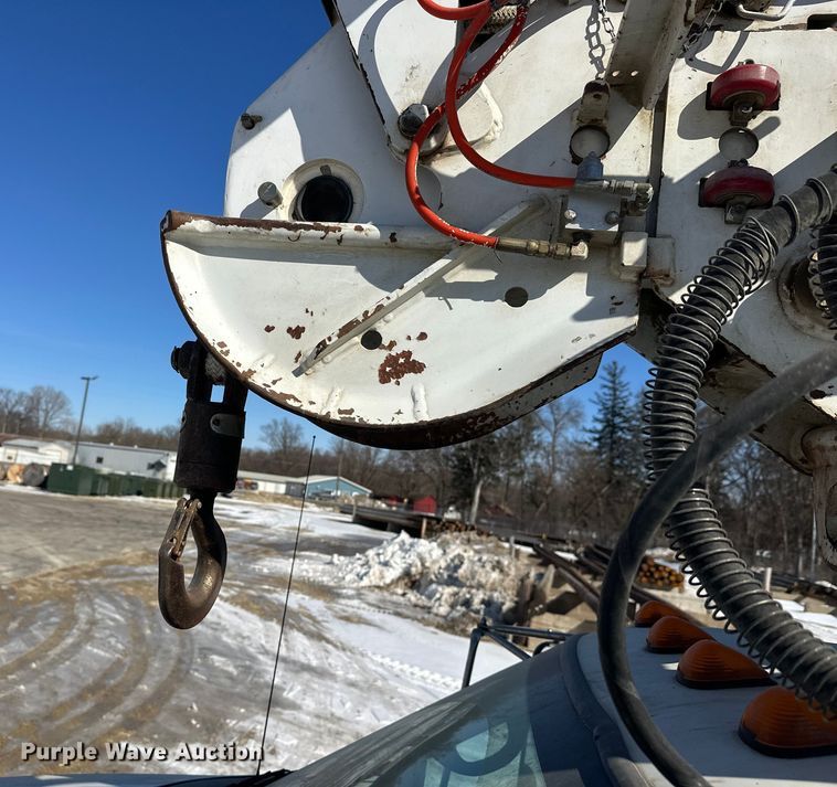 image for item FK1672 2007 Ford F750 digger derrick truck