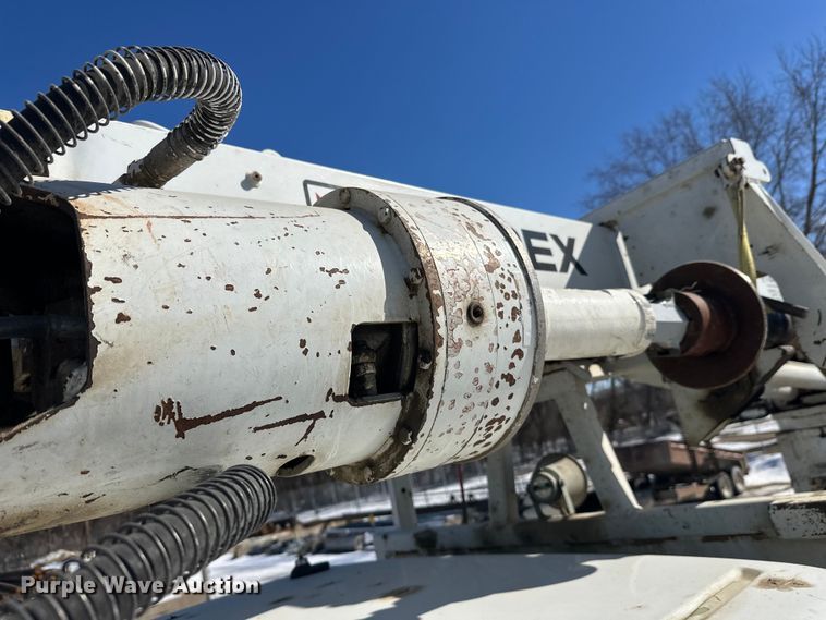 image for item FK1672 2007 Ford F750 digger derrick truck