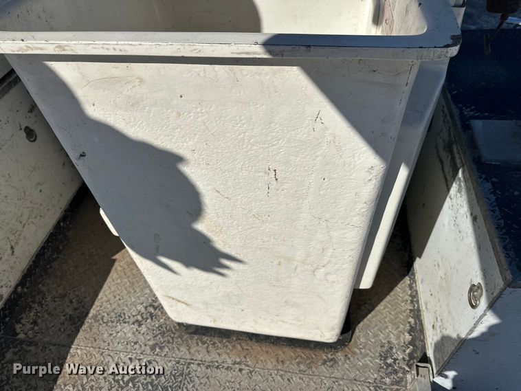 image for item FK1672 2007 Ford F750 digger derrick truck