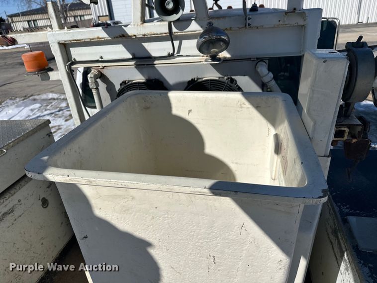 image for item FK1672 2007 Ford F750 digger derrick truck