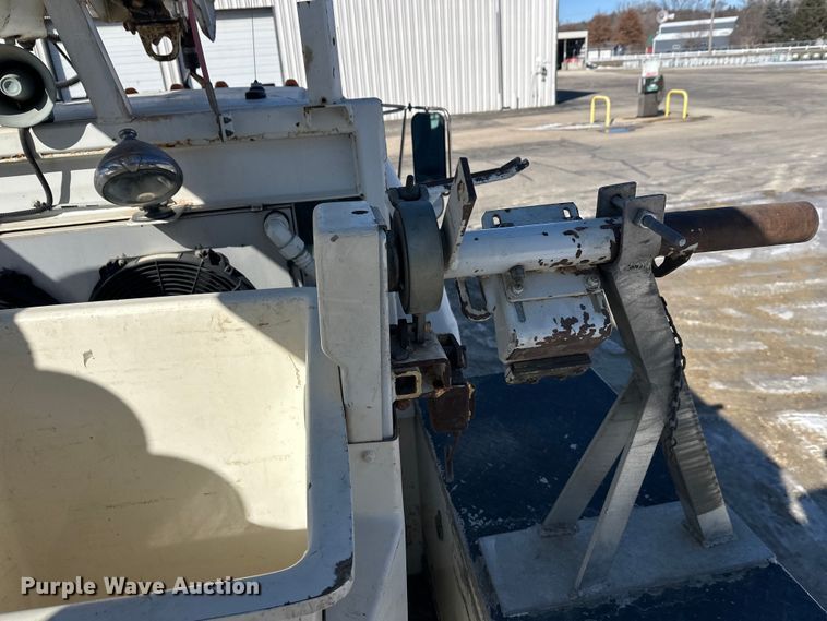 image for item FK1672 2007 Ford F750 digger derrick truck