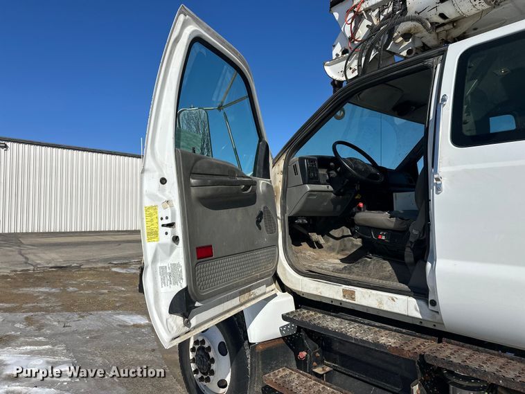 image for item FK1672 2007 Ford F750 digger derrick truck