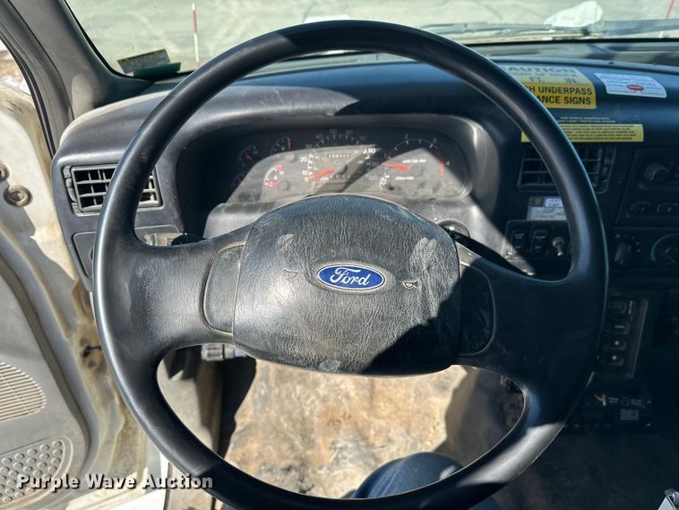 image for item FK1672 2007 Ford F750 digger derrick truck