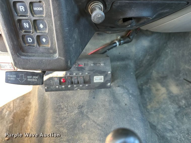 image for item FK1672 2007 Ford F750 digger derrick truck