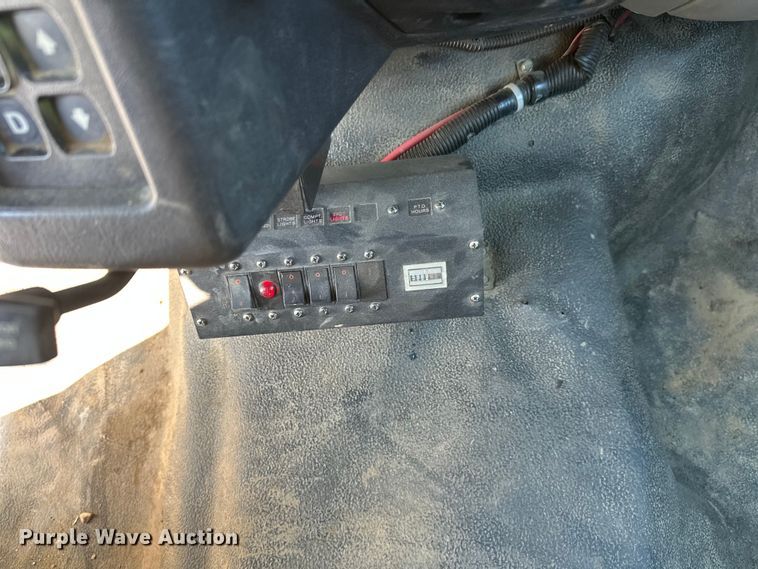 image for item FK1672 2007 Ford F750 digger derrick truck