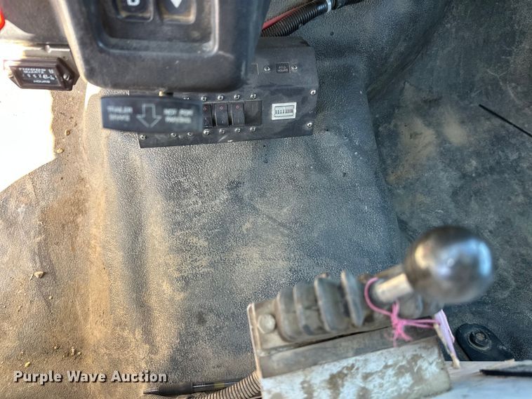 image for item FK1672 2007 Ford F750 digger derrick truck