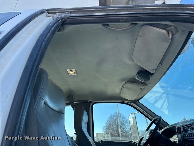 image for item FK1672 2007 Ford F750 digger derrick truck