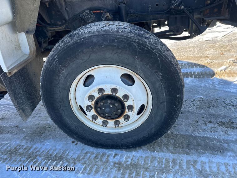 image for item FK1672 2007 Ford F750 digger derrick truck