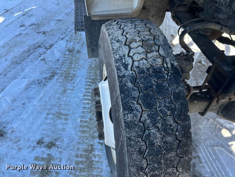 image for item FK1672 2007 Ford F750 digger derrick truck