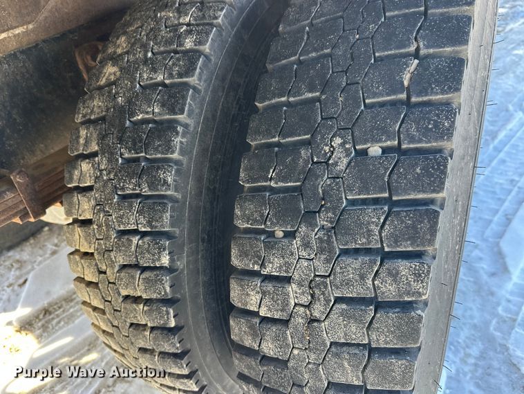 image for item FK1672 2007 Ford F750 digger derrick truck