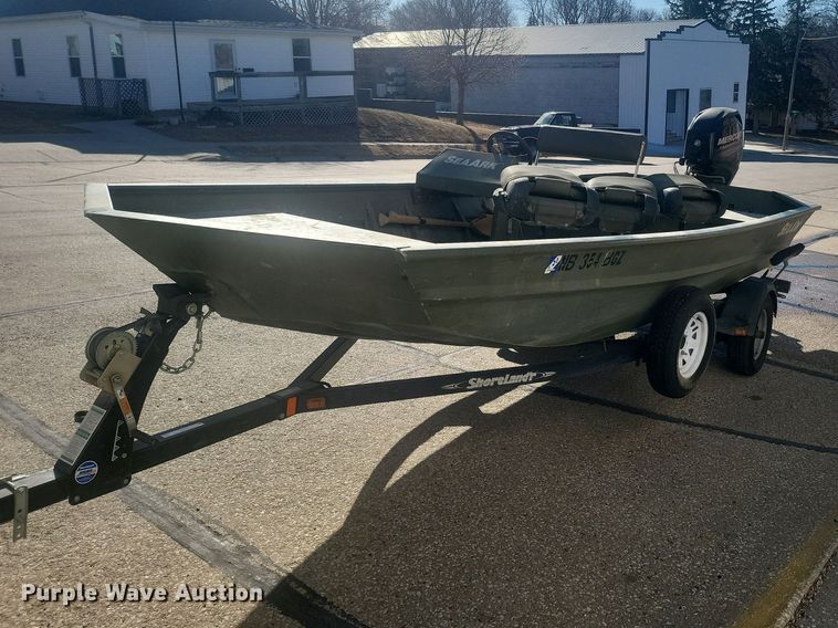 image for item IU9937 2013 SeaArk boat