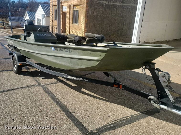 image for item IU9937 2013 SeaArk boat