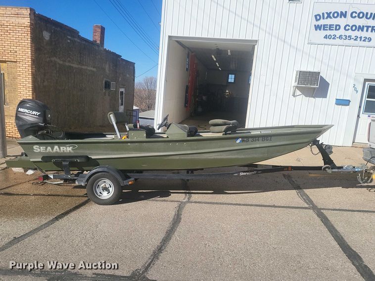 image for item IU9937 2013 SeaArk boat