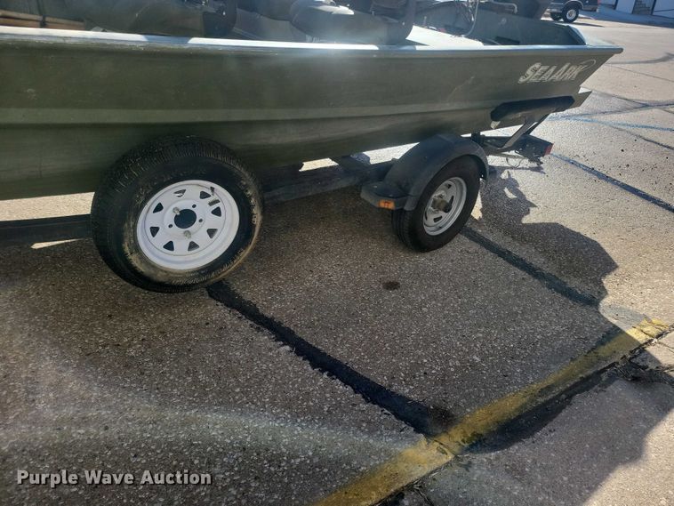 image for item IU9937 2013 SeaArk boat