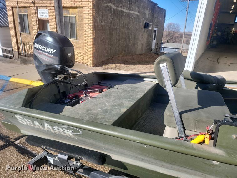 image for item IU9937 2013 SeaArk boat
