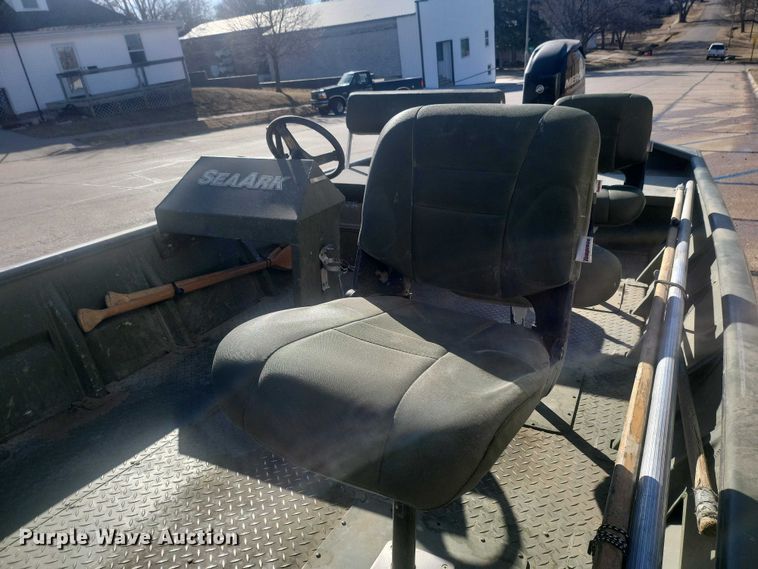 image for item IU9937 2013 SeaArk boat