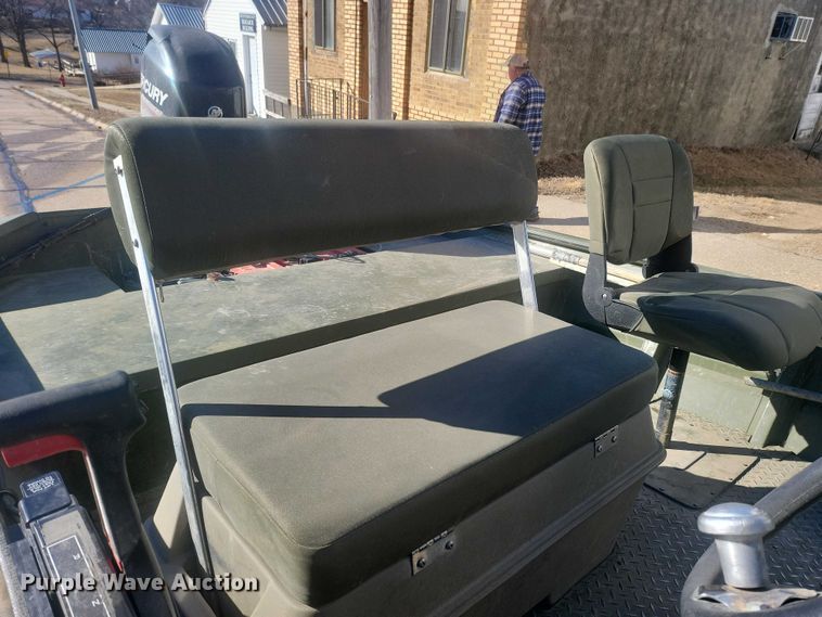 image for item IU9937 2013 SeaArk boat