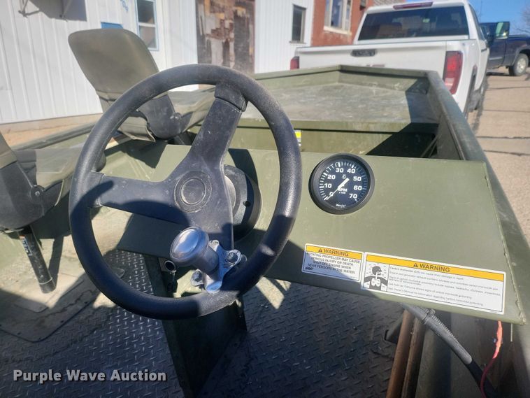 image for item IU9937 2013 SeaArk boat