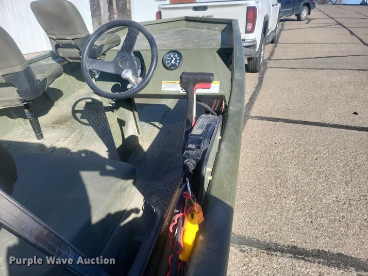 image for item IU9937 2013 SeaArk boat