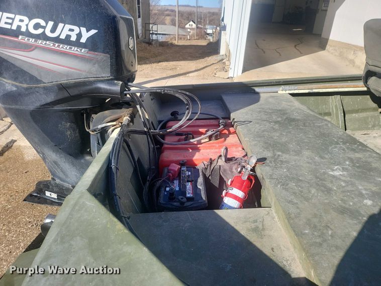 image for item IU9937 2013 SeaArk boat