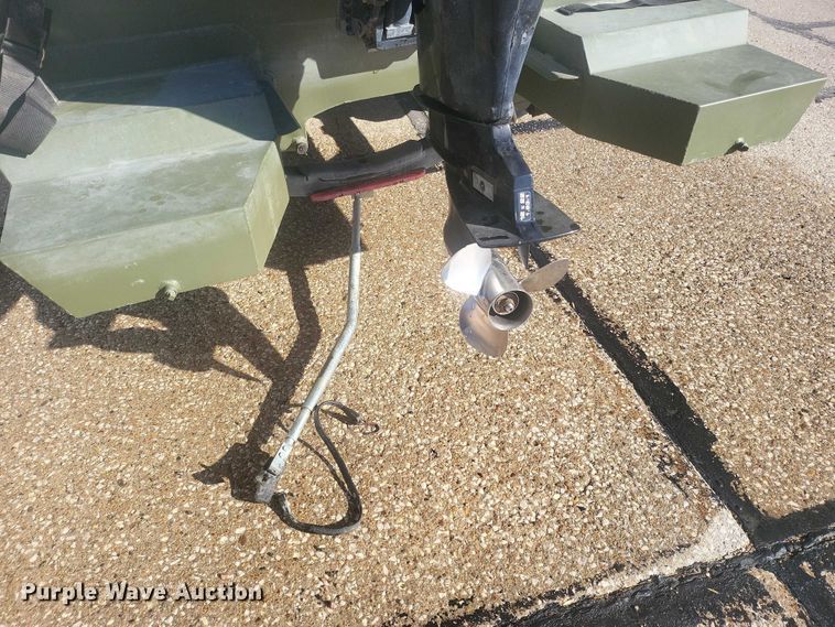 image for item IU9937 2013 SeaArk boat