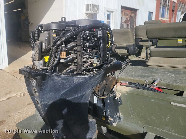 image for item IU9937 2013 SeaArk boat