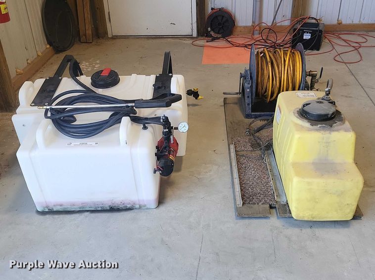 image for item IU9938 (2) sprayers