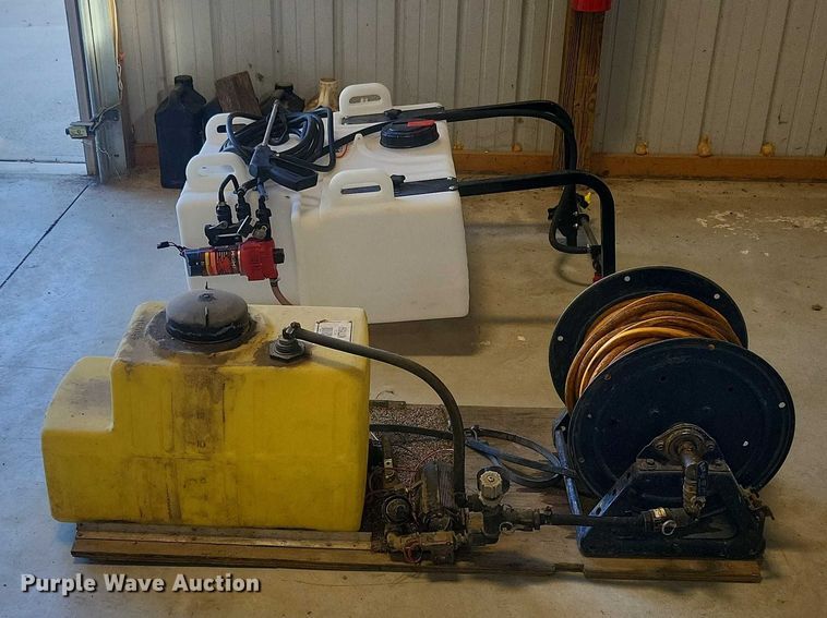 image for item IU9938 (2) sprayers