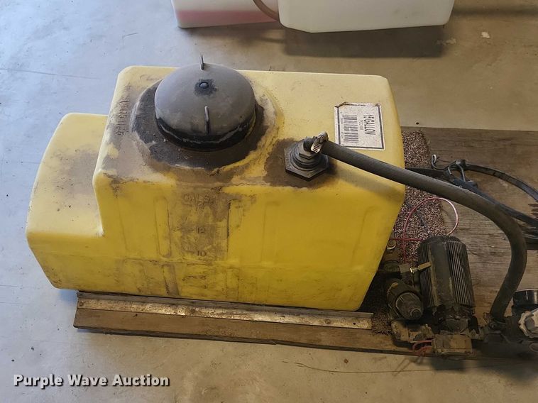 image for item IU9938 (2) sprayers