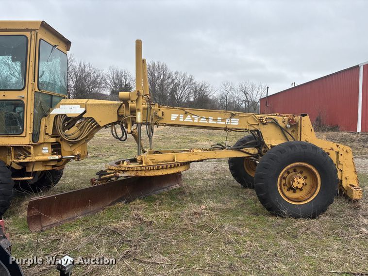 image for item JL9569 Fiat Allis FG75 motor grader