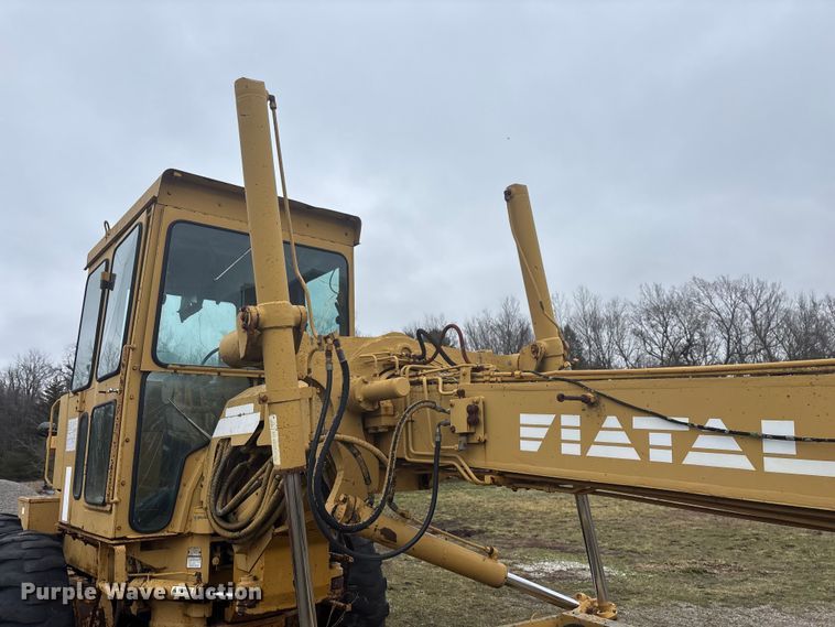 image for item JL9569 Fiat Allis FG75 motor grader