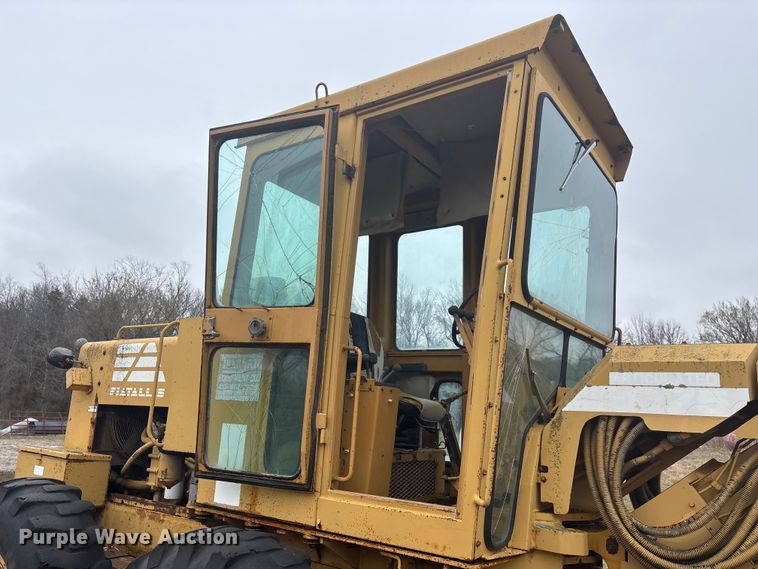 image for item JL9569 Fiat Allis FG75 motor grader