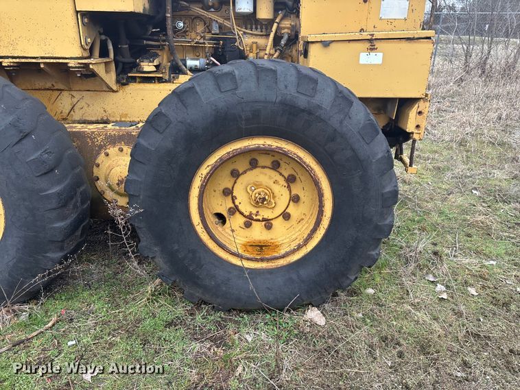 image for item JL9569 Fiat Allis FG75 motor grader