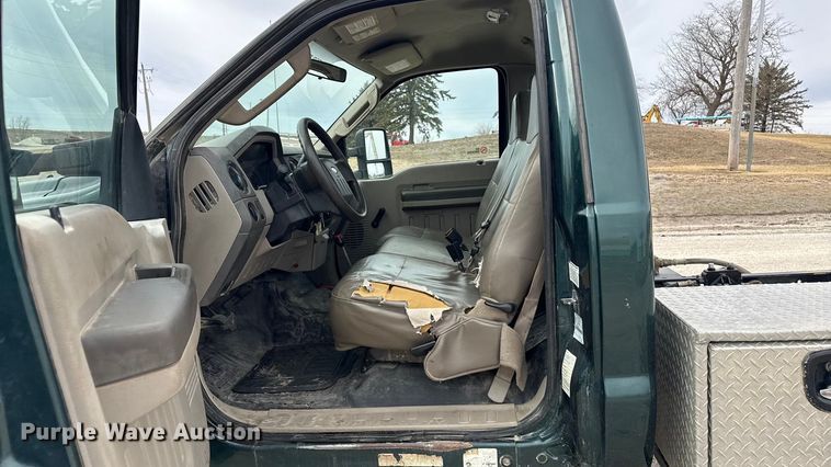 image for item MO9291 2008 Ford F450 Super Duty truck cab and chassis