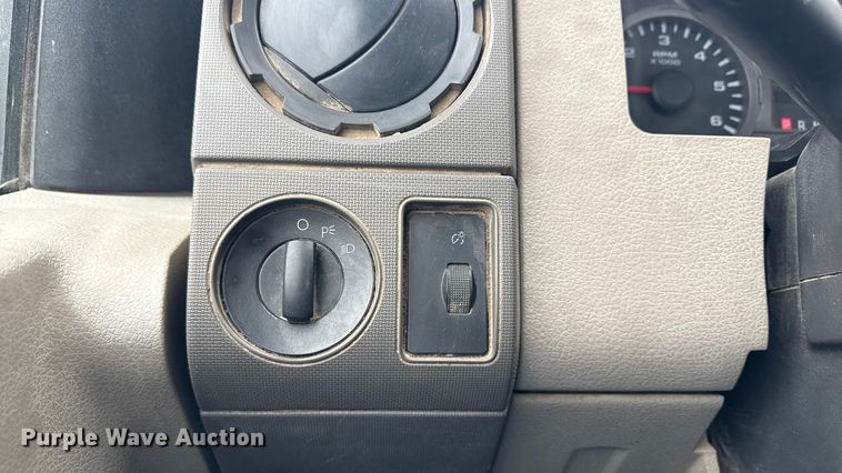 image for item MO9291 2008 Ford F450 Super Duty truck cab and chassis