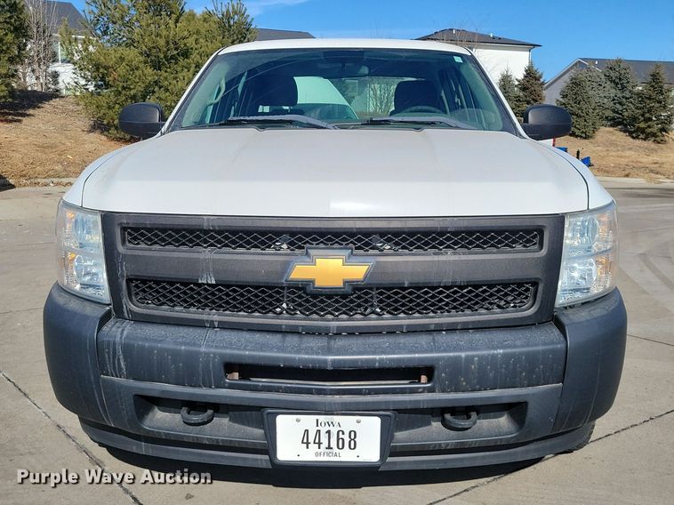 image for item NK9761 2013 Chevrolet Silverado 1500 Crew Cab pickup truck