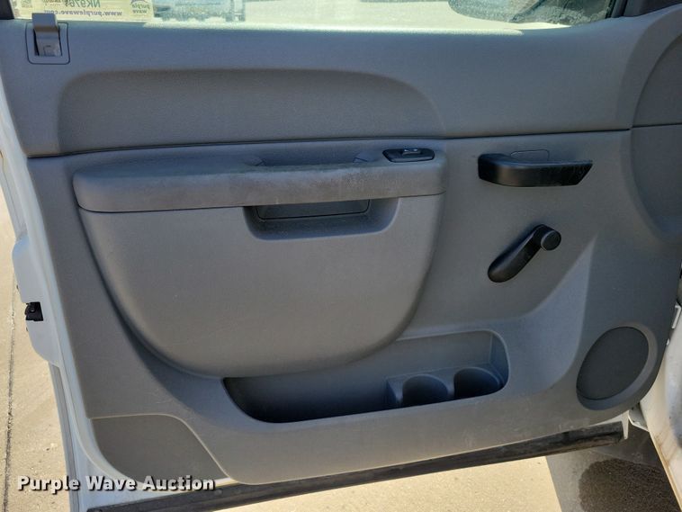 image for item NK9761 2013 Chevrolet Silverado 1500 Crew Cab pickup truck