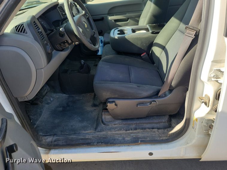 image for item NK9761 2013 Chevrolet Silverado 1500 Crew Cab pickup truck