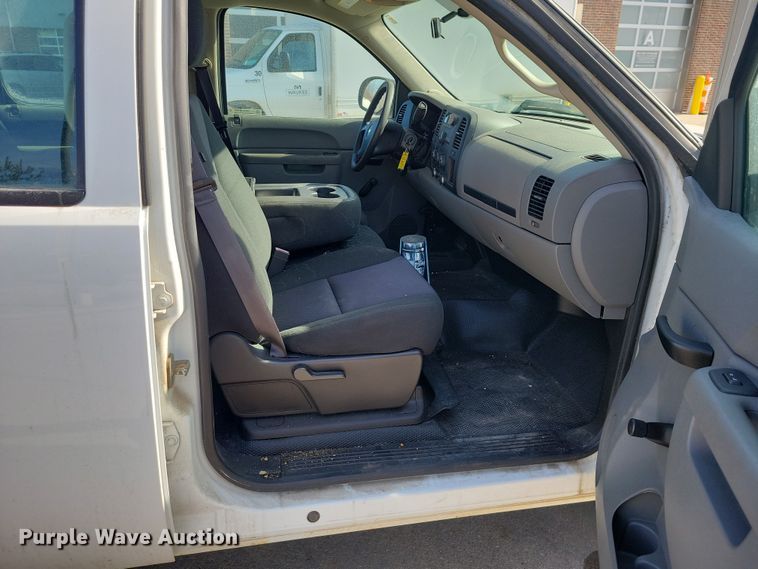 image for item NK9761 2013 Chevrolet Silverado 1500 Crew Cab pickup truck