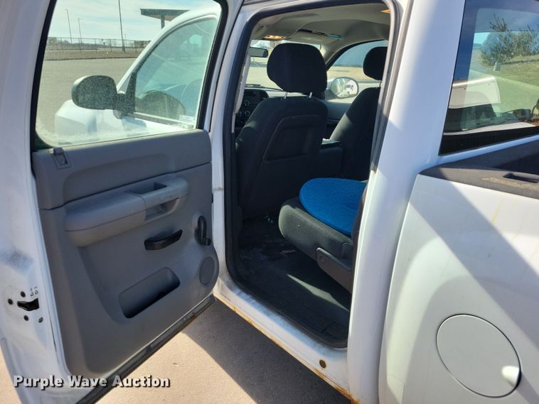 image for item NK9761 2013 Chevrolet Silverado 1500 Crew Cab pickup truck