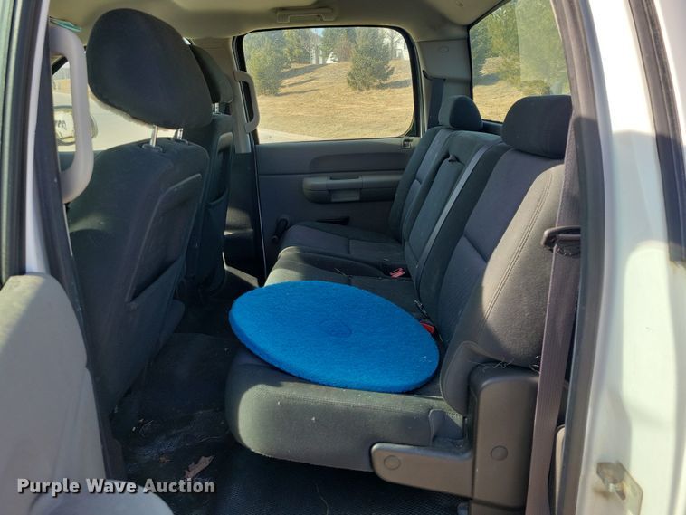 image for item NK9761 2013 Chevrolet Silverado 1500 Crew Cab pickup truck