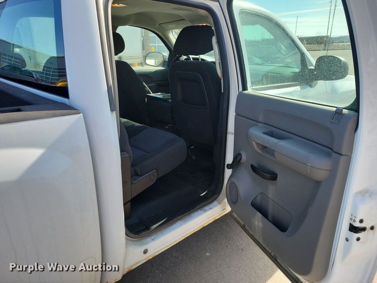 image for item NK9761 2013 Chevrolet Silverado 1500 Crew Cab pickup truck