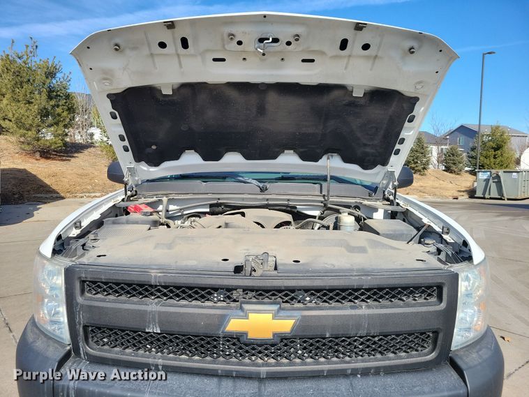 image for item NK9761 2013 Chevrolet Silverado 1500 Crew Cab pickup truck