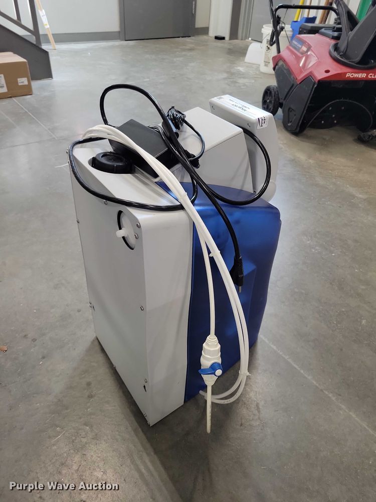 image for item NK9763 Thermo Scientific  water purification system