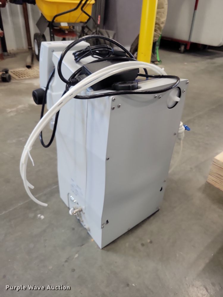 image for item NK9763 Thermo Scientific  water purification system