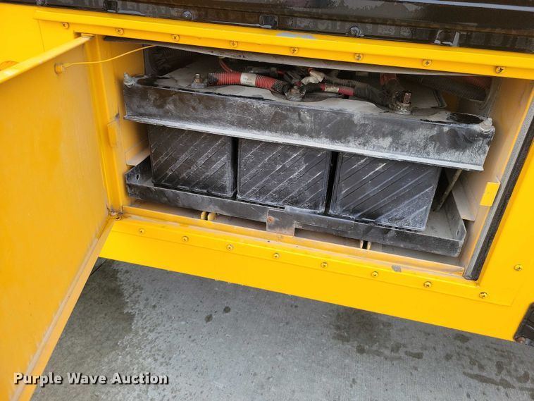 image for item NK9823 2013 IC PB105 school bus